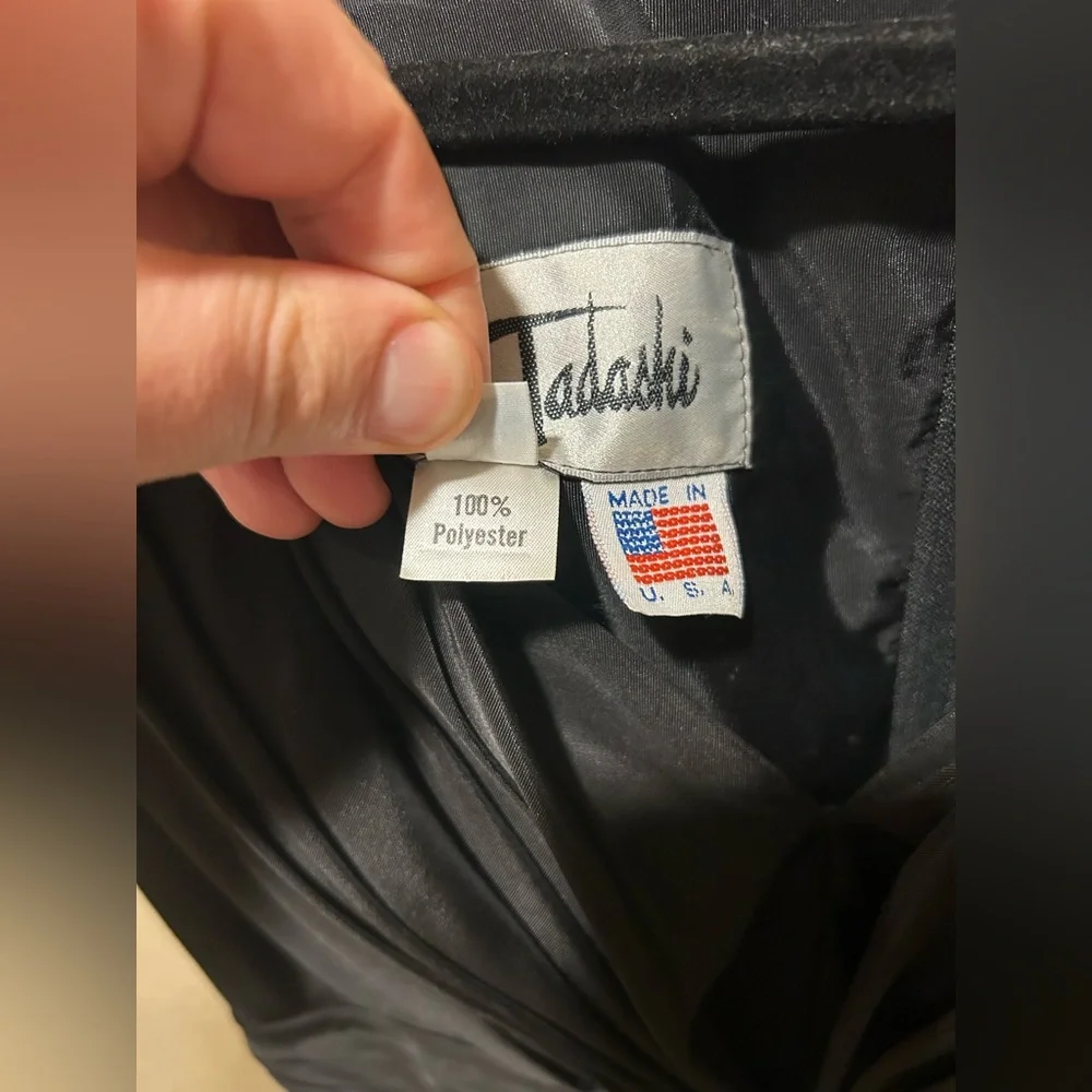 Tadashi Shoji Black Ruched Ruffle Sleeve V Neck Dress Wedding Guest , size 10 - Picture 5 of 5